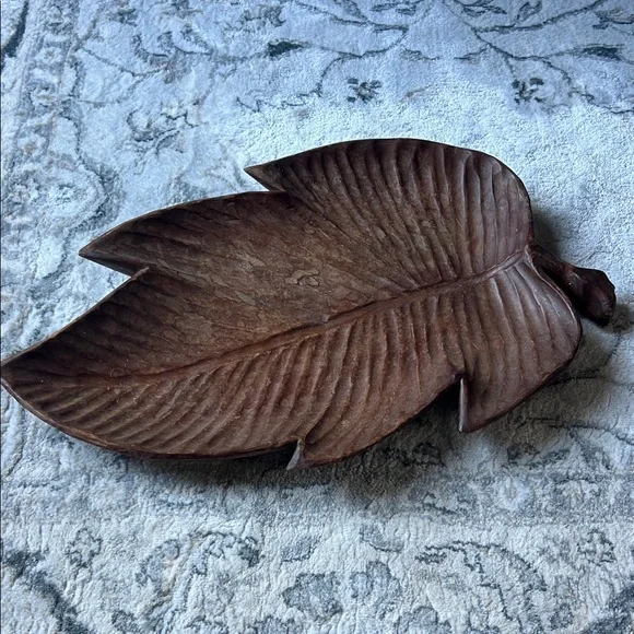 Leaf-Shaped Wooden Decorative Tray - Picture 1 of 1
